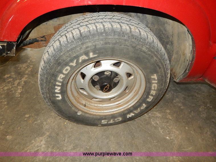 image for item I9493 1995 Chevrolet S10 pickup truck