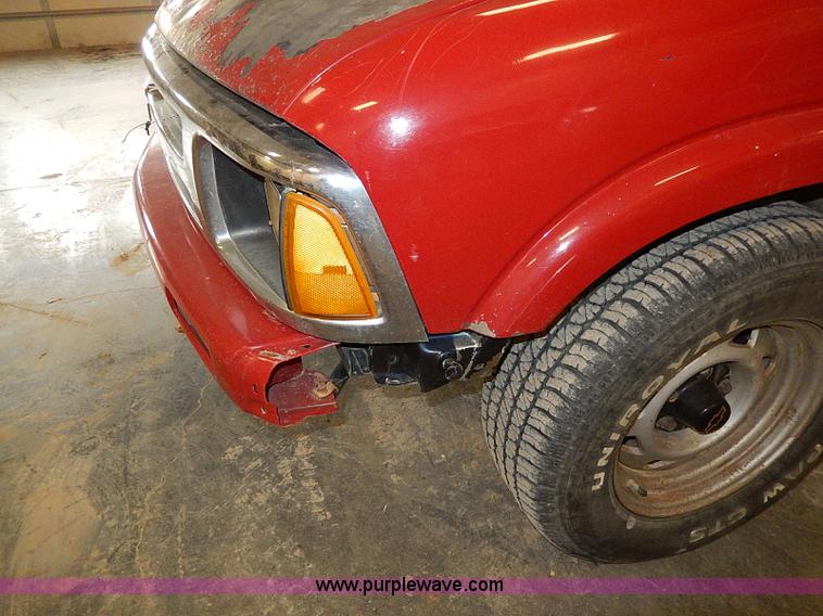 image for item I9493 1995 Chevrolet S10 pickup truck