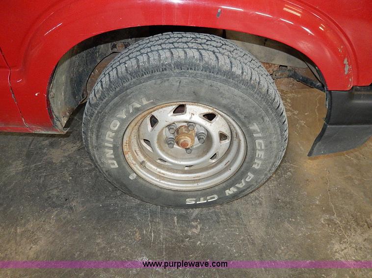 image for item I9493 1995 Chevrolet S10 pickup truck