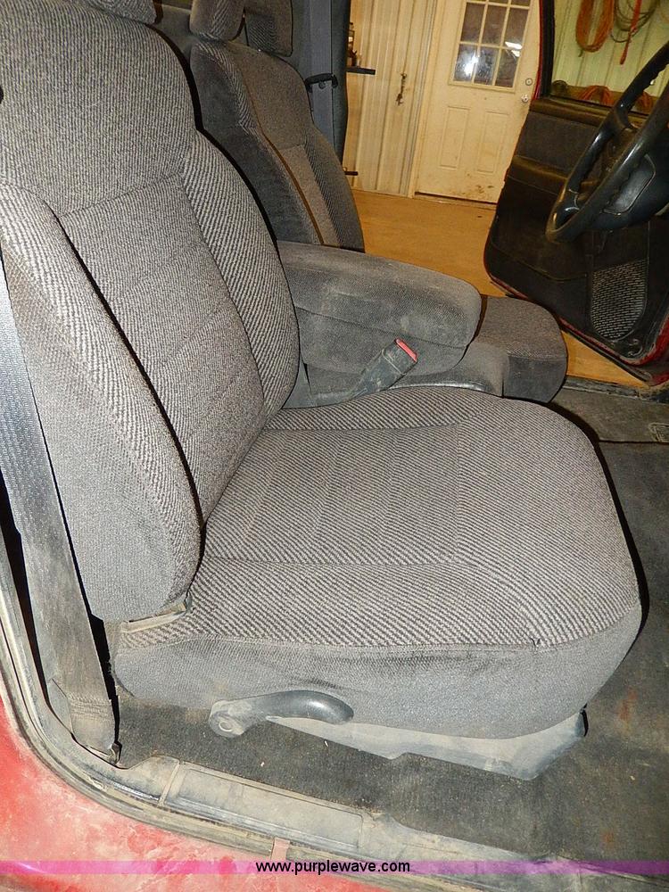 image for item I9493 1995 Chevrolet S10 pickup truck