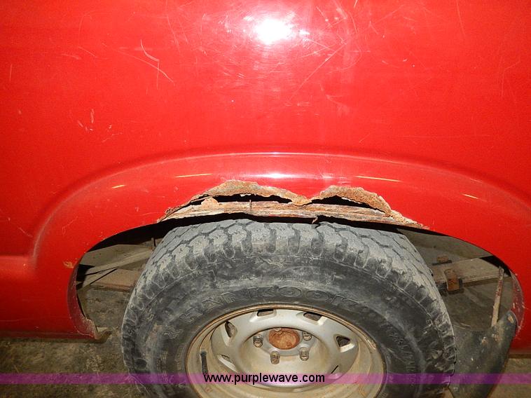 image for item I9493 1995 Chevrolet S10 pickup truck