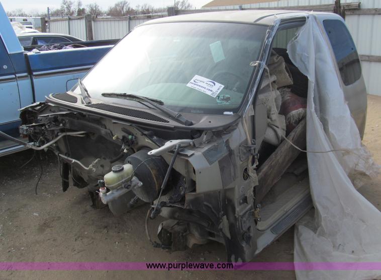 image for item G9675 2001 Ford F150 pickup truck cab