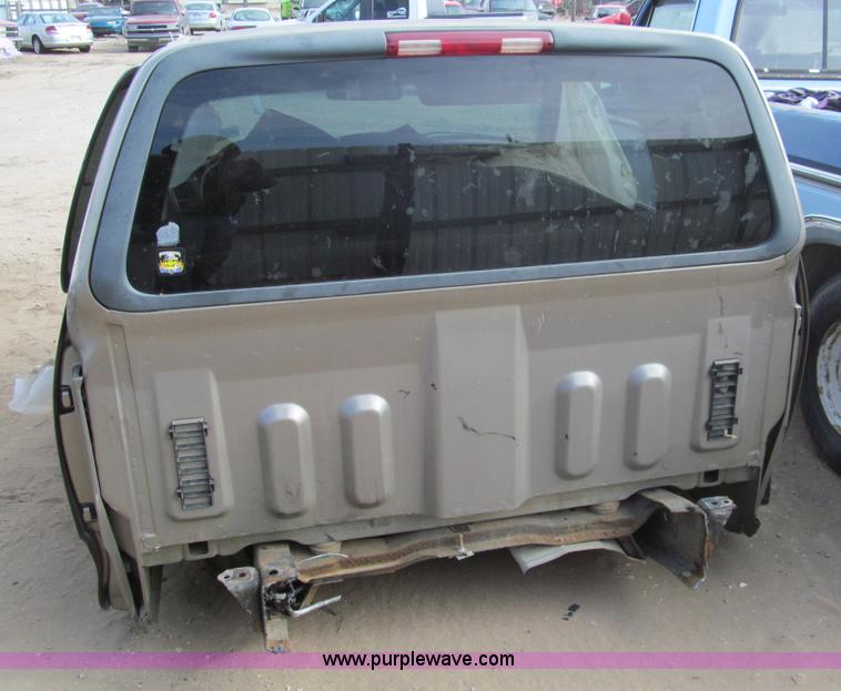 image for item G9675 2001 Ford F150 pickup truck cab
