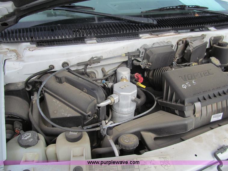 image for item G9676 2002 Chevrolet Astro van