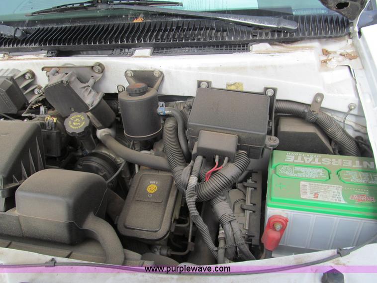 image for item G9676 2002 Chevrolet Astro van