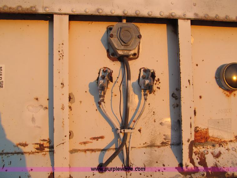 image for item G9704 1983 Trailmobile tandem axle dry van trailer