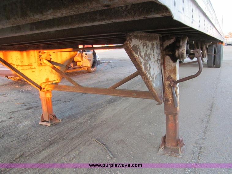 image for item G9704 1983 Trailmobile tandem axle dry van trailer