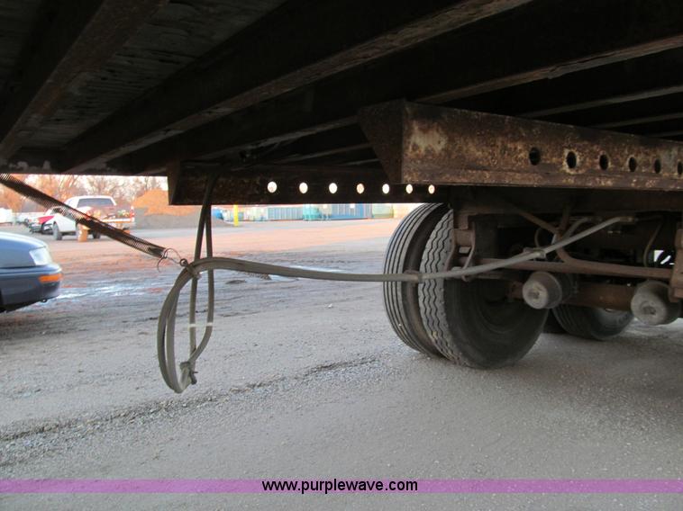 image for item G9704 1983 Trailmobile tandem axle dry van trailer