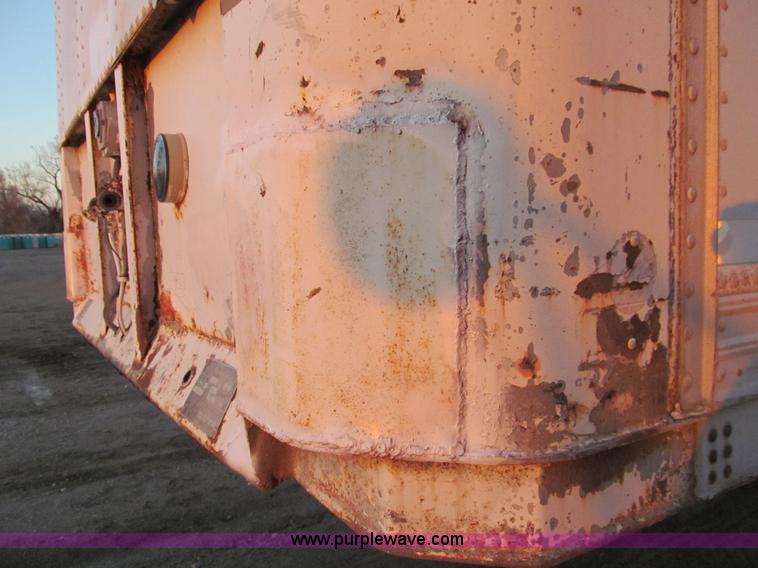 image for item G9704 1983 Trailmobile tandem axle dry van trailer