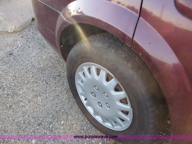 image for item G9705 2001 Dodge Stratus SE