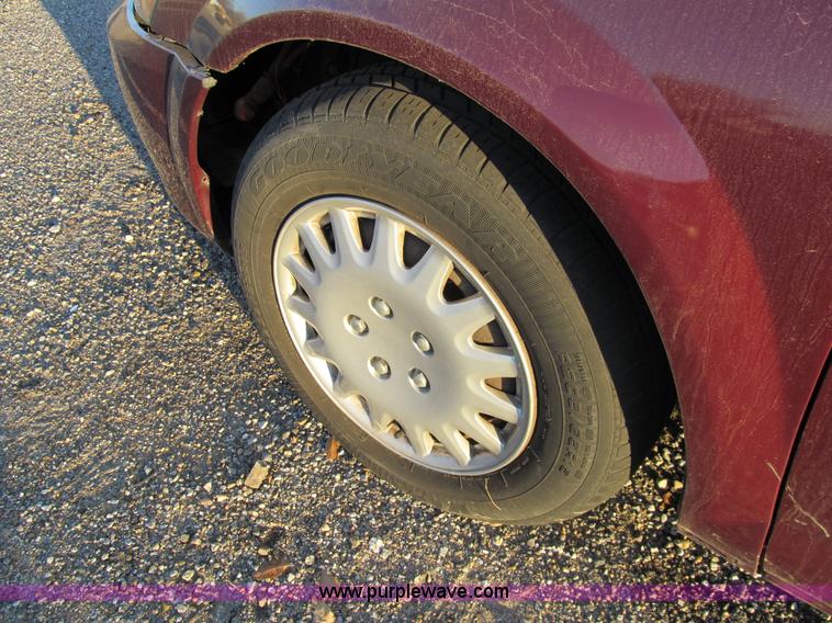 image for item G9705 2001 Dodge Stratus SE