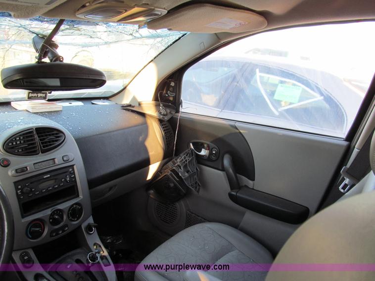 image for item G9706 2004 Saturn Vue SUV