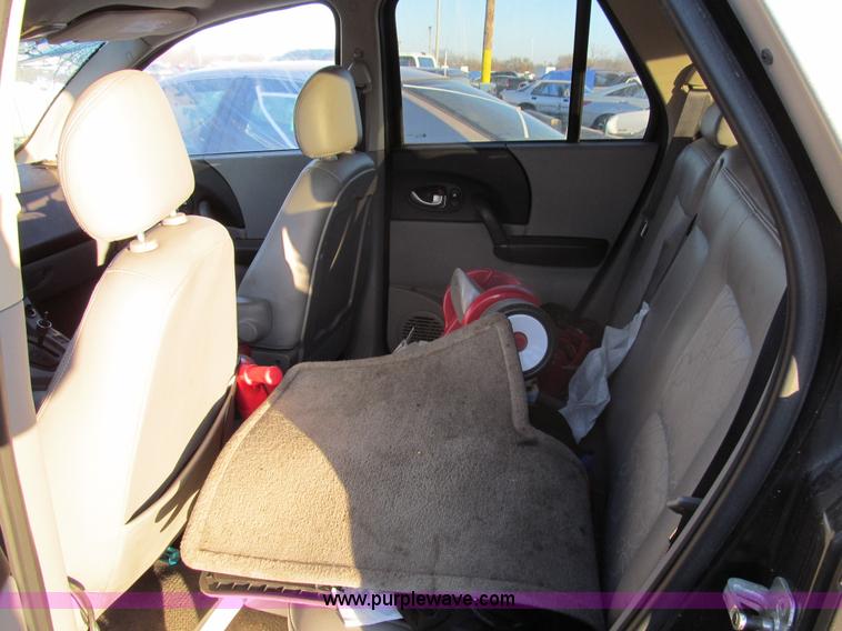 image for item G9706 2004 Saturn Vue SUV