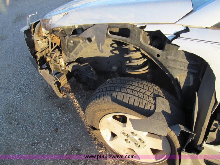 image for item G9706 2004 Saturn Vue SUV