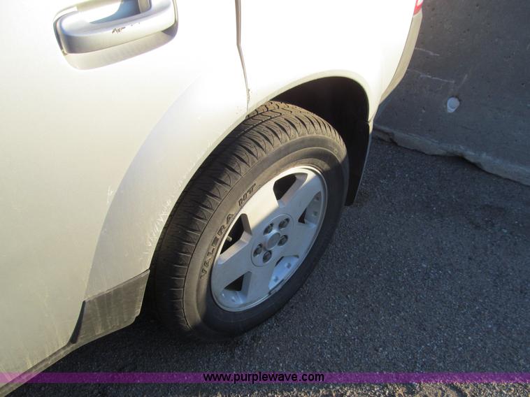 image for item G9706 2004 Saturn Vue SUV