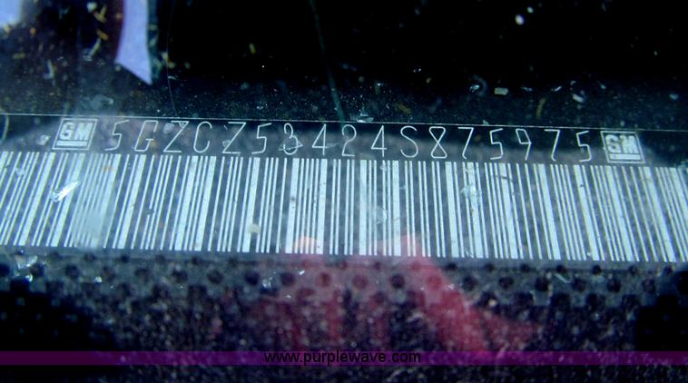 image for item G9706 2004 Saturn Vue SUV