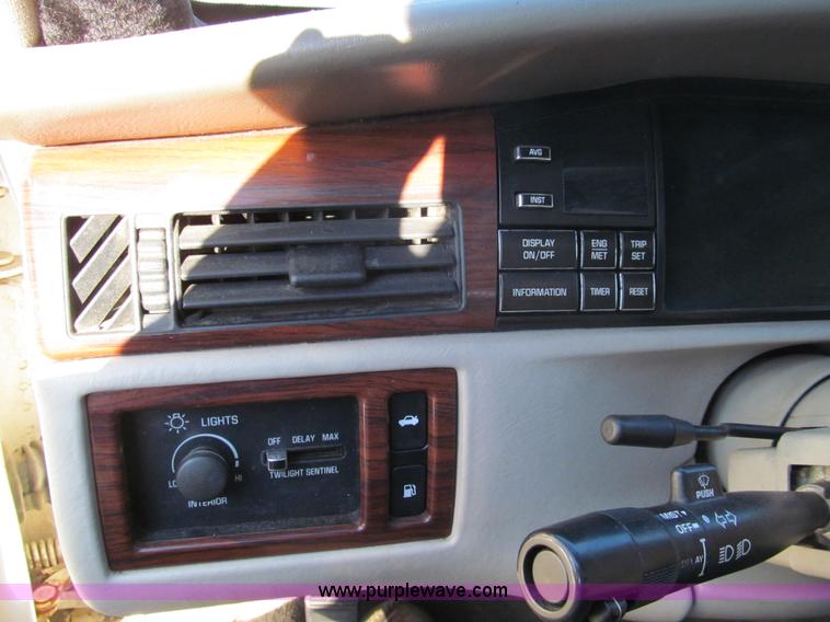 image for item G9707 1995 Cadillac DeVille