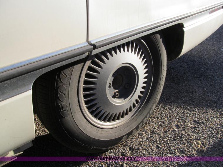 image for item G9707 1995 Cadillac DeVille