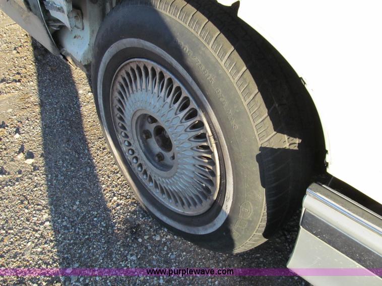 image for item G9708 1992 Cadillac DeVille