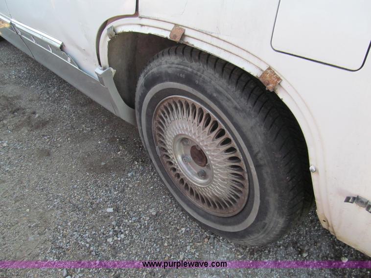 image for item G9708 1992 Cadillac DeVille