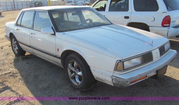 image for item G9709 1988 Oldsmobile Delta 88 Royale Brougham