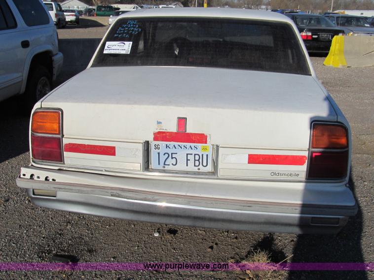 image for item G9709 1988 Oldsmobile Delta 88 Royale Brougham