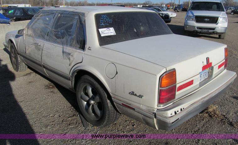 image for item G9709 1988 Oldsmobile Delta 88 Royale Brougham