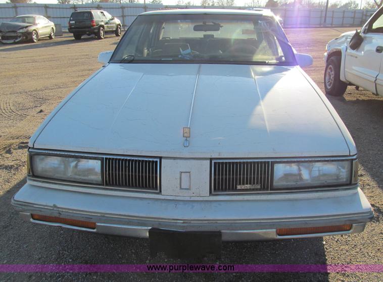 image for item G9709 1988 Oldsmobile Delta 88 Royale Brougham