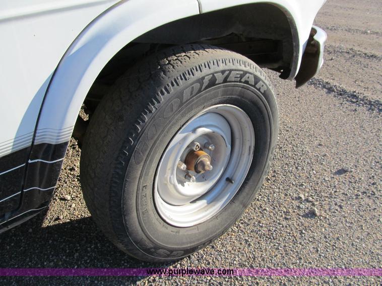 image for item G9710 1989 GMC Vandura G2500 van