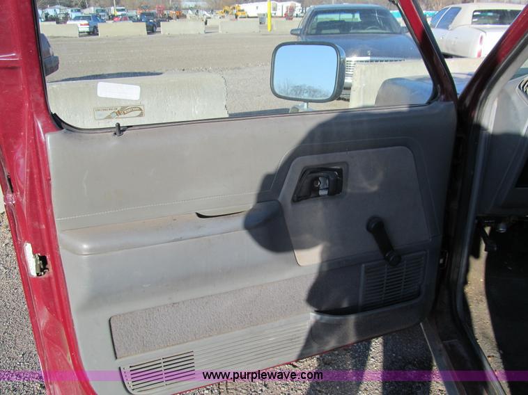 image for item G9711 1990 Ford Ranger pickup truck