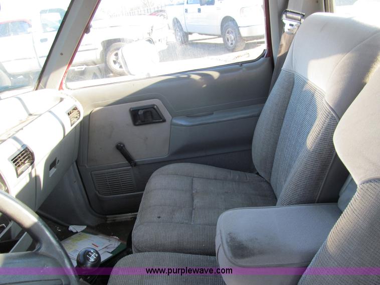 image for item G9711 1990 Ford Ranger pickup truck