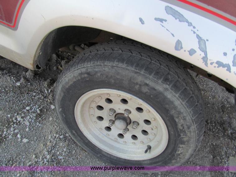 image for item G9711 1990 Ford Ranger pickup truck