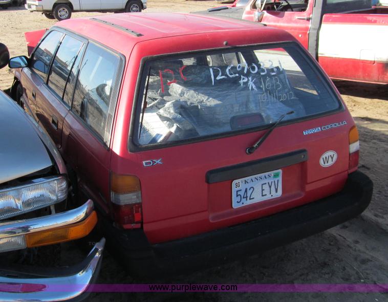 image for item G9712 1992 Toyota Corolla DLX