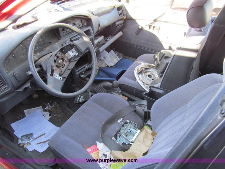 image for item G9712 1992 Toyota Corolla DLX