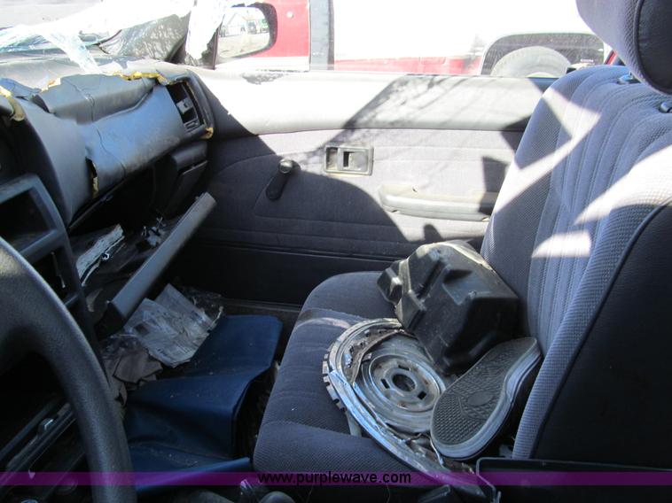 image for item G9712 1992 Toyota Corolla DLX