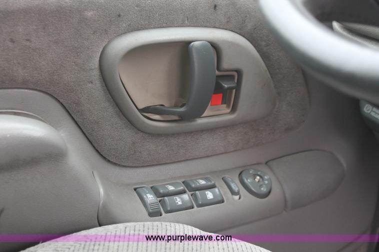 image for item H8327 1999 Chevrolet Suburban K1500 SUV