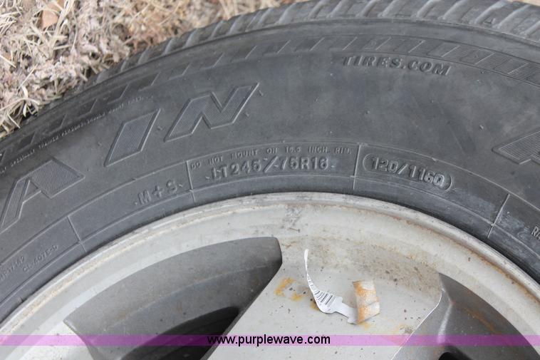 image for item H8327 1999 Chevrolet Suburban K1500 SUV