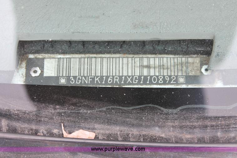 image for item H8327 1999 Chevrolet Suburban K1500 SUV