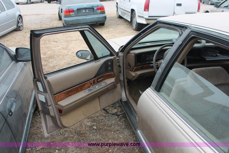 image for item H8328 1992 Buick LeSabre Limited