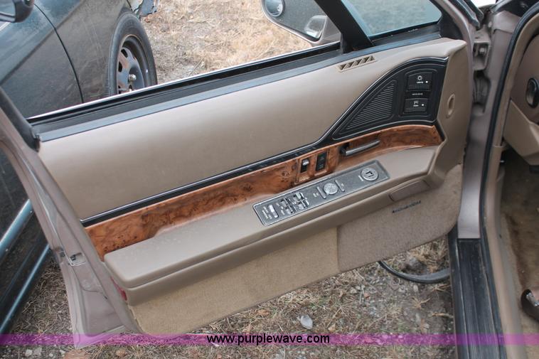 image for item H8328 1992 Buick LeSabre Limited