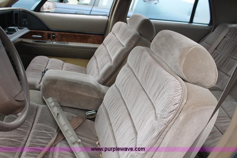 image for item H8328 1992 Buick LeSabre Limited