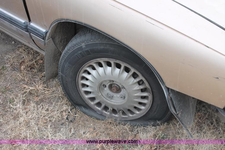 image for item H8328 1992 Buick LeSabre Limited