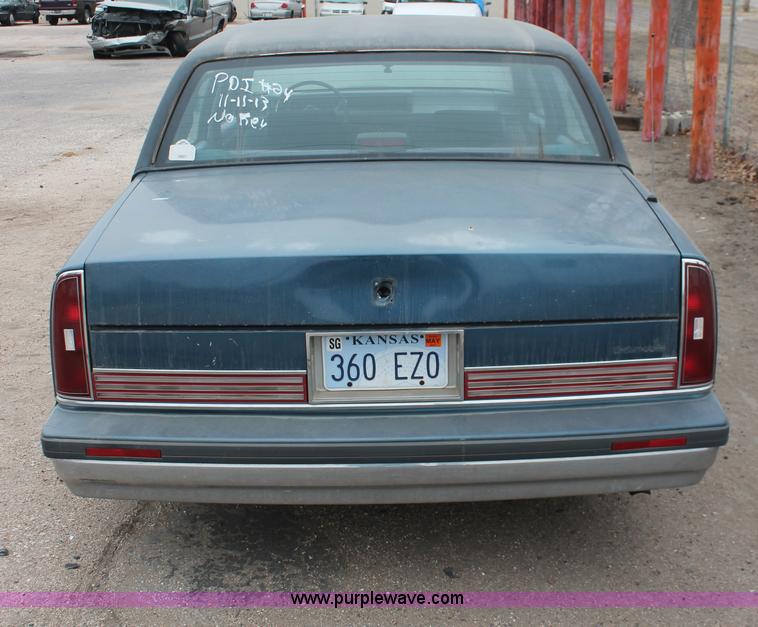 image for item H8331 1990 Oldsmobile Ninety Eight Regency Brougham