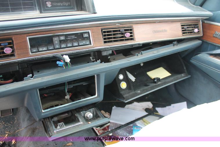 image for item H8331 1990 Oldsmobile Ninety Eight Regency Brougham