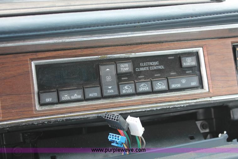 image for item H8331 1990 Oldsmobile Ninety Eight Regency Brougham