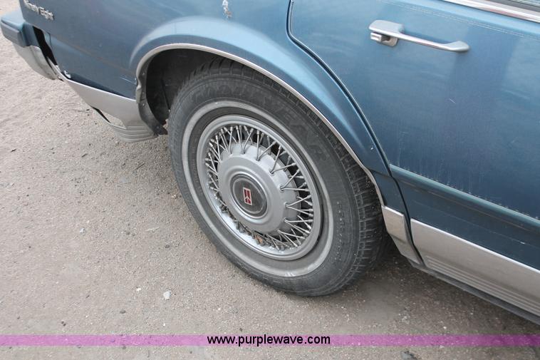 image for item H8331 1990 Oldsmobile Ninety Eight Regency Brougham