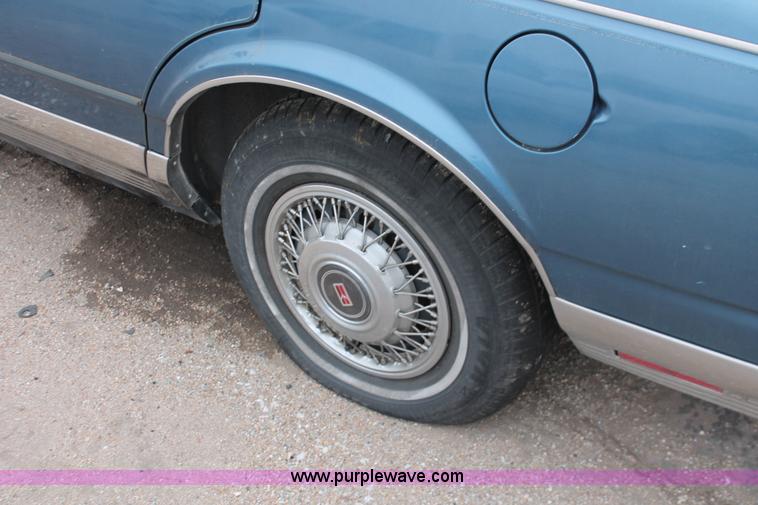 image for item H8331 1990 Oldsmobile Ninety Eight Regency Brougham