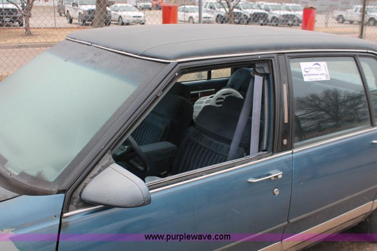 image for item H8331 1990 Oldsmobile Ninety Eight Regency Brougham