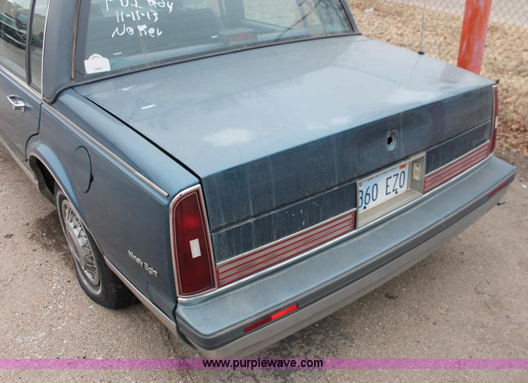image for item H8331 1990 Oldsmobile Ninety Eight Regency Brougham