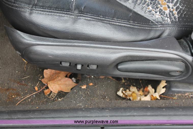 image for item H8332 1998 Chrysler Sebring JX convertible